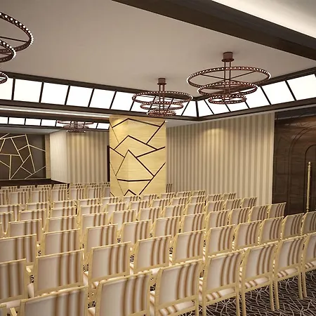 Dream World Hill Szálloda Side