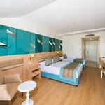 Dream World Hill Hotel Sidé