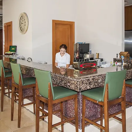 Dream World Hill Side